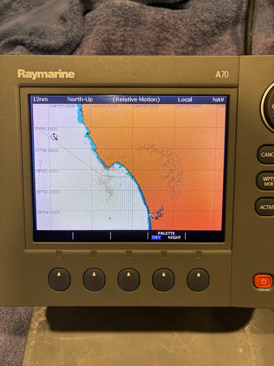Raymarine A70 A-Series Chartplotter – E62190 – Tested Working with Screen Damage