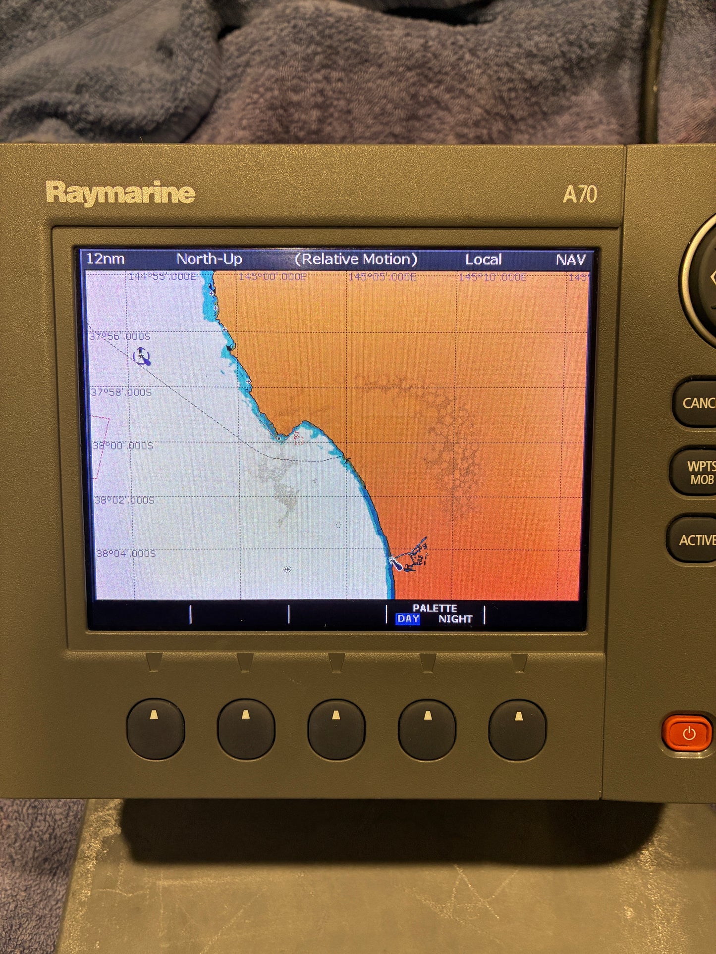 Raymarine A70 A-Series Chartplotter – E62190 – Tested Working with Screen Damage