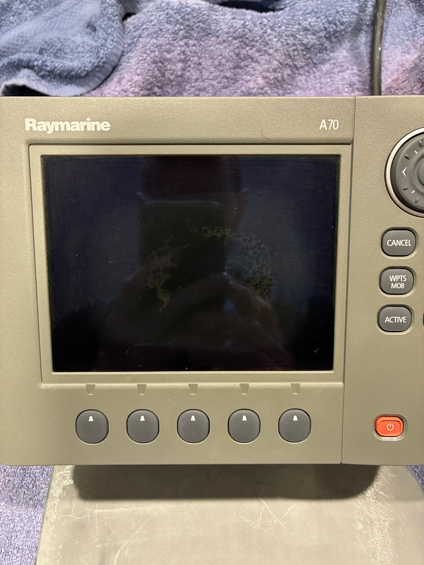 Raymarine A70 A-Series Chartplotter – E62190 – Tested Working with Screen Damage