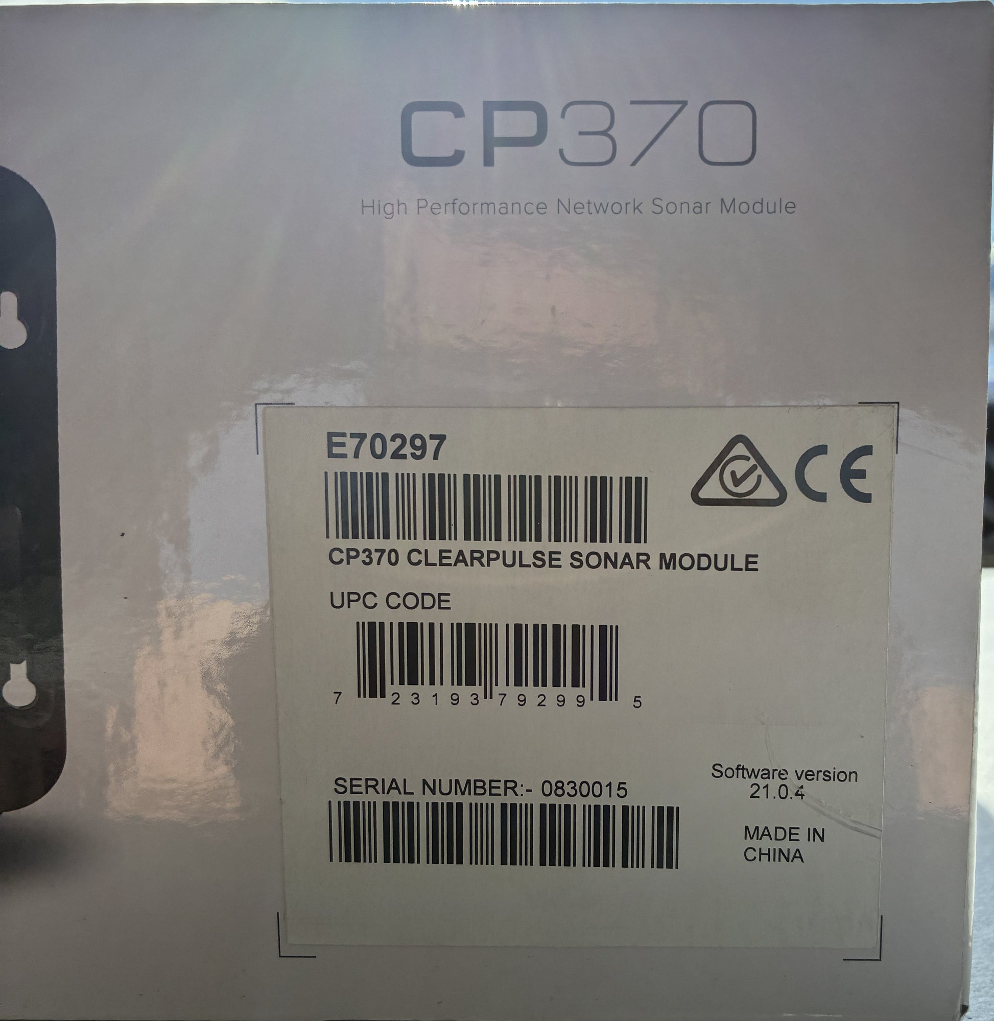 Raymarine CP370 E70297 box label with serial number and software version