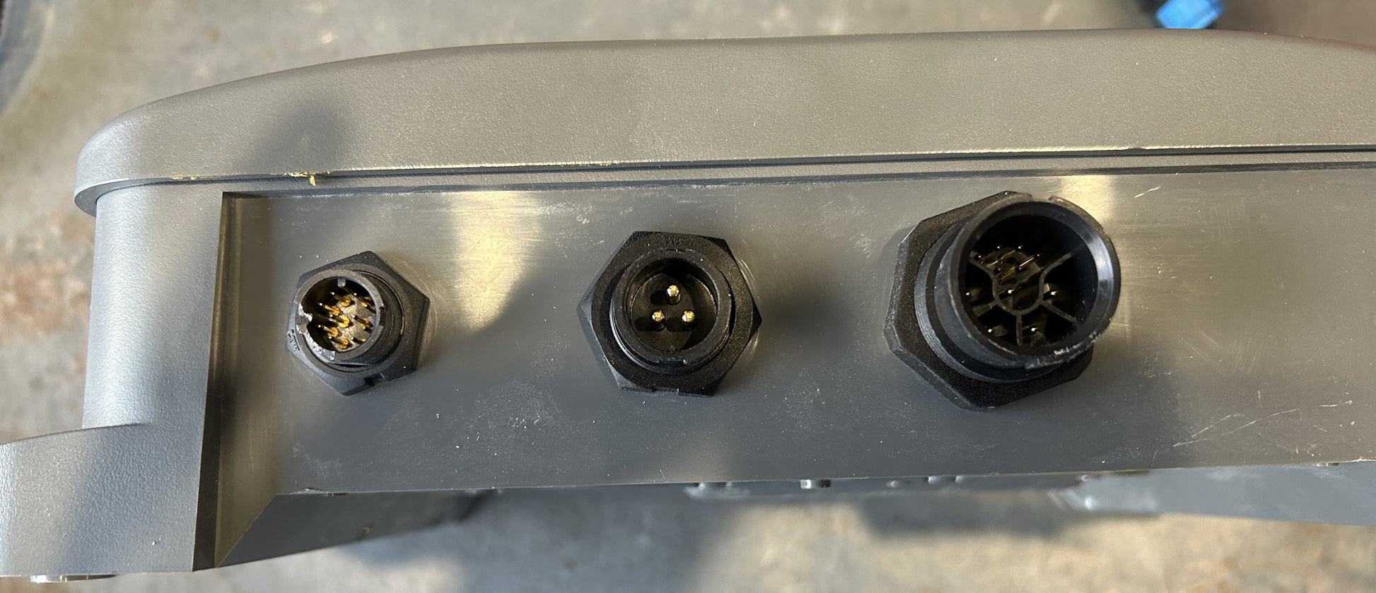Raymarine CP450C sonar module network power and transducer connectors