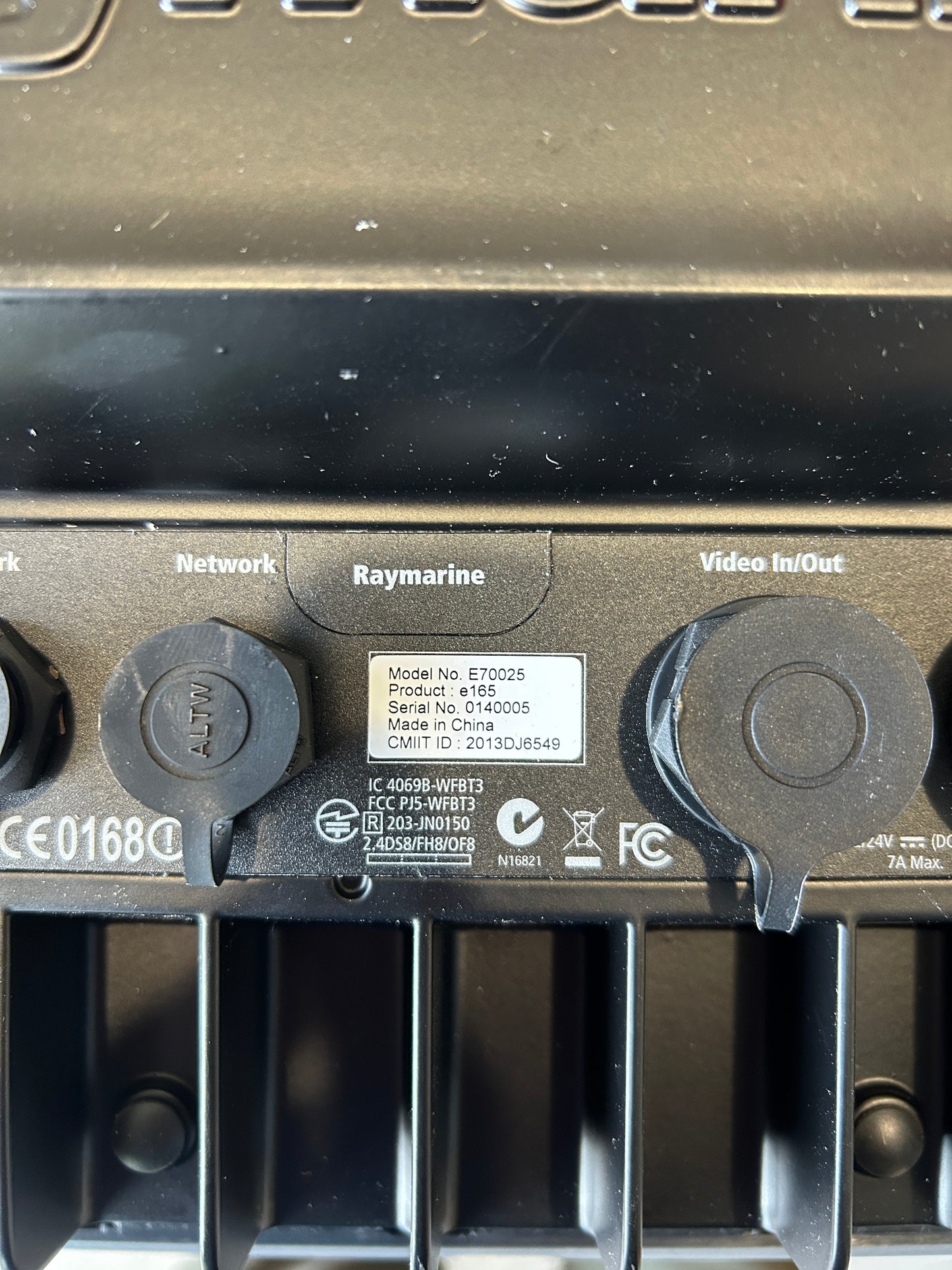 Raymarine e165 E70025 rear label showing serial number 0140005