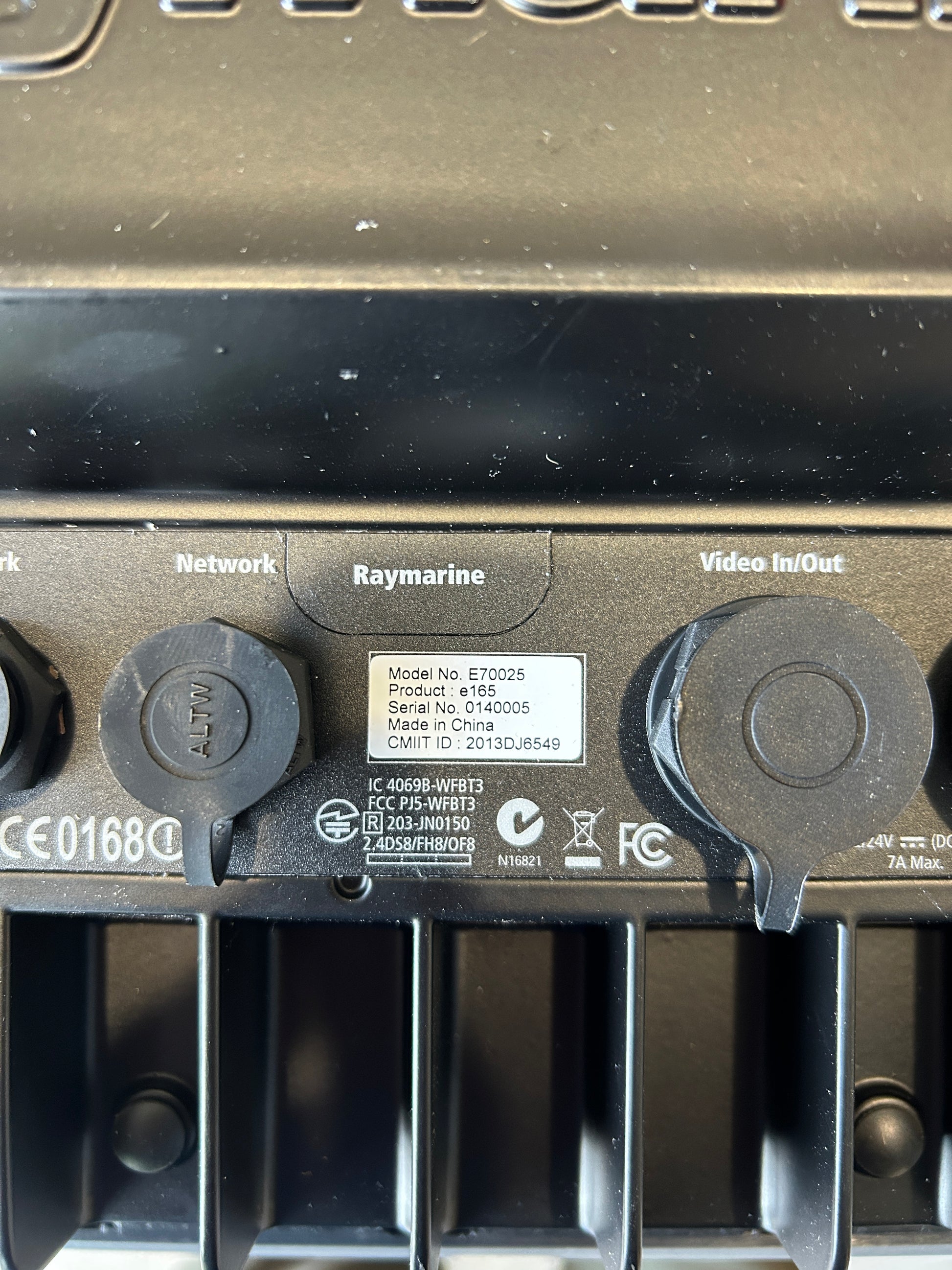 Raymarine e165 E70025 rear label showing serial number 0140005