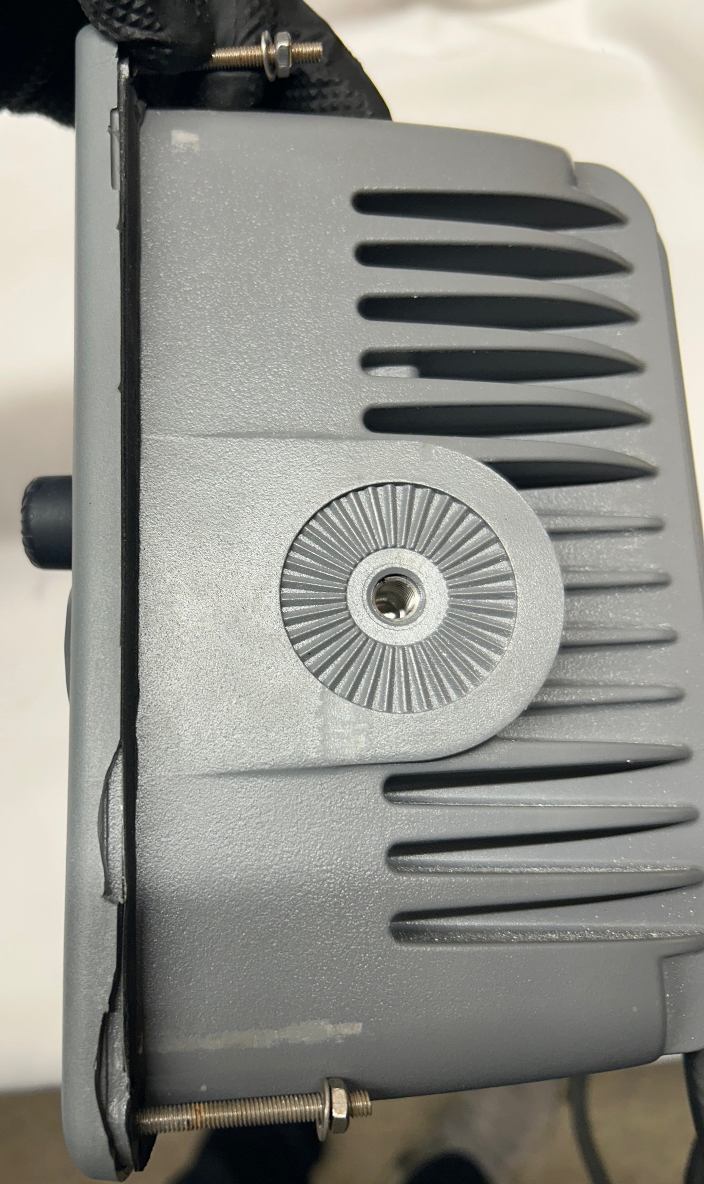 Raymarine E80 Classic MFD side view and casing condition