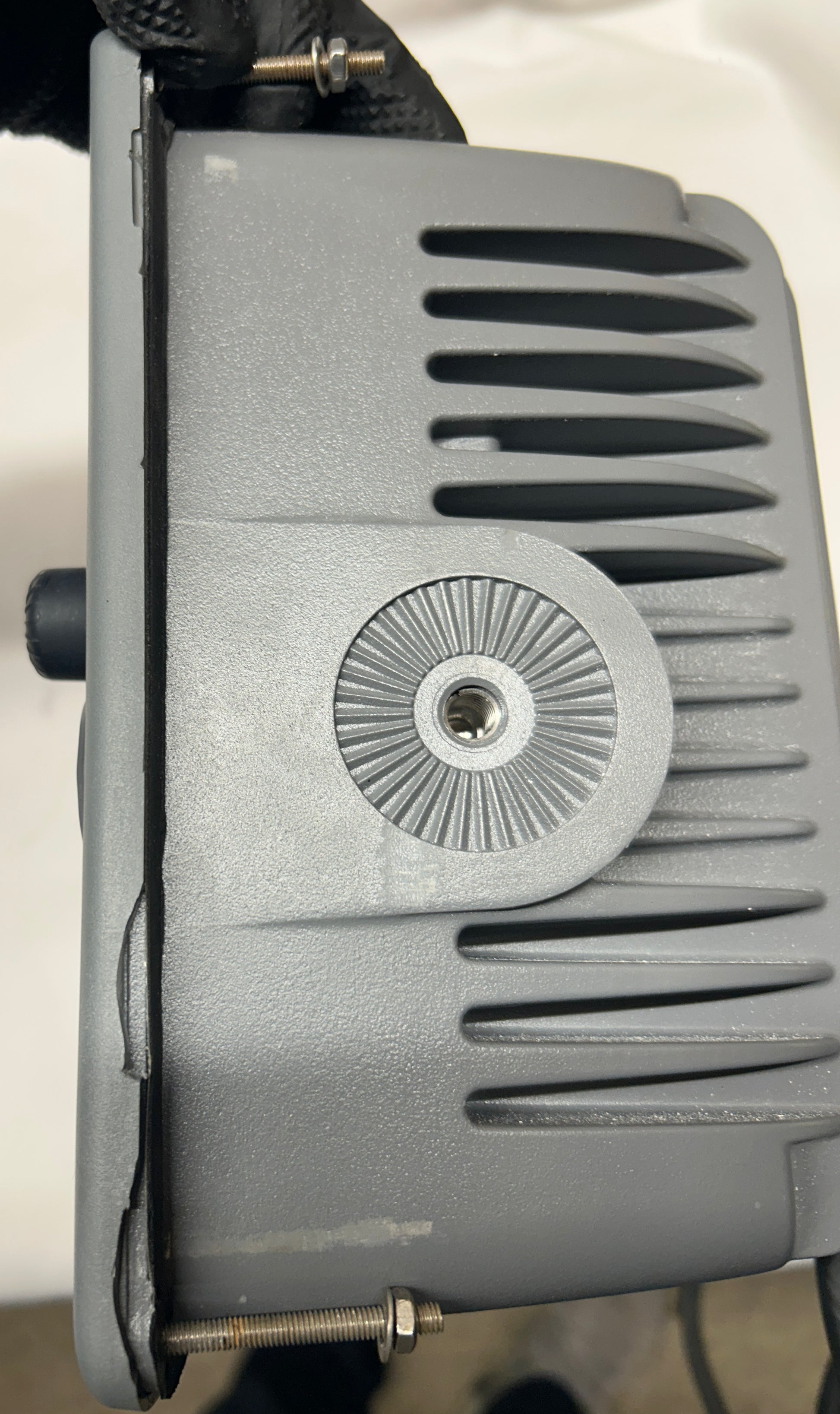 Raymarine E80 Classic MFD side view and casing condition