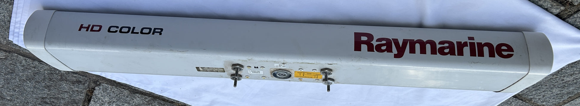 Raymarine HD Color open array radar side logo