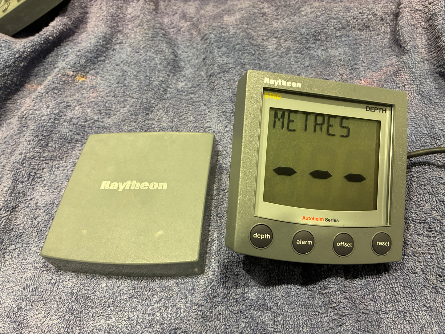 Raytheon Raymarine ST60 Depth display tested working with sun cover