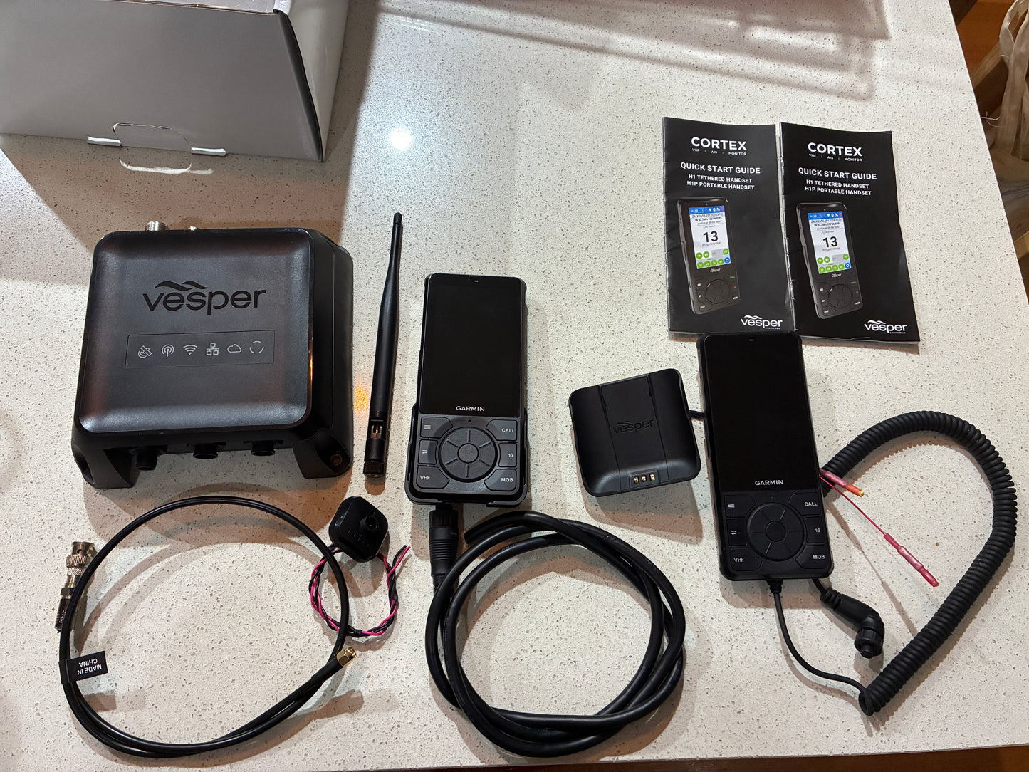 Vesper Cortex M1-GBL package with handsets cables charger and manuals
