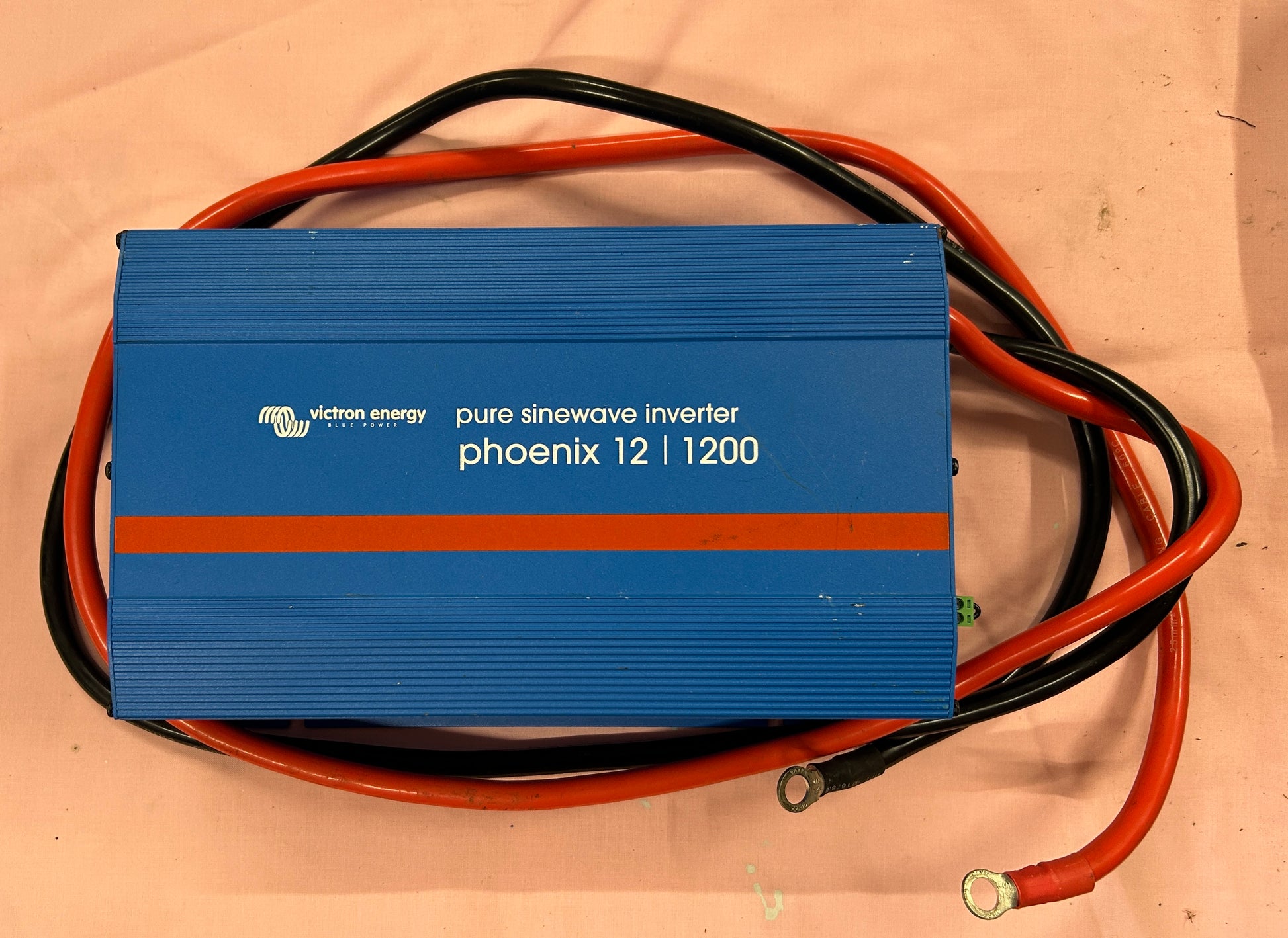 Victron Energy Phoenix 12 1200 pure sinewave inverter with battery cables